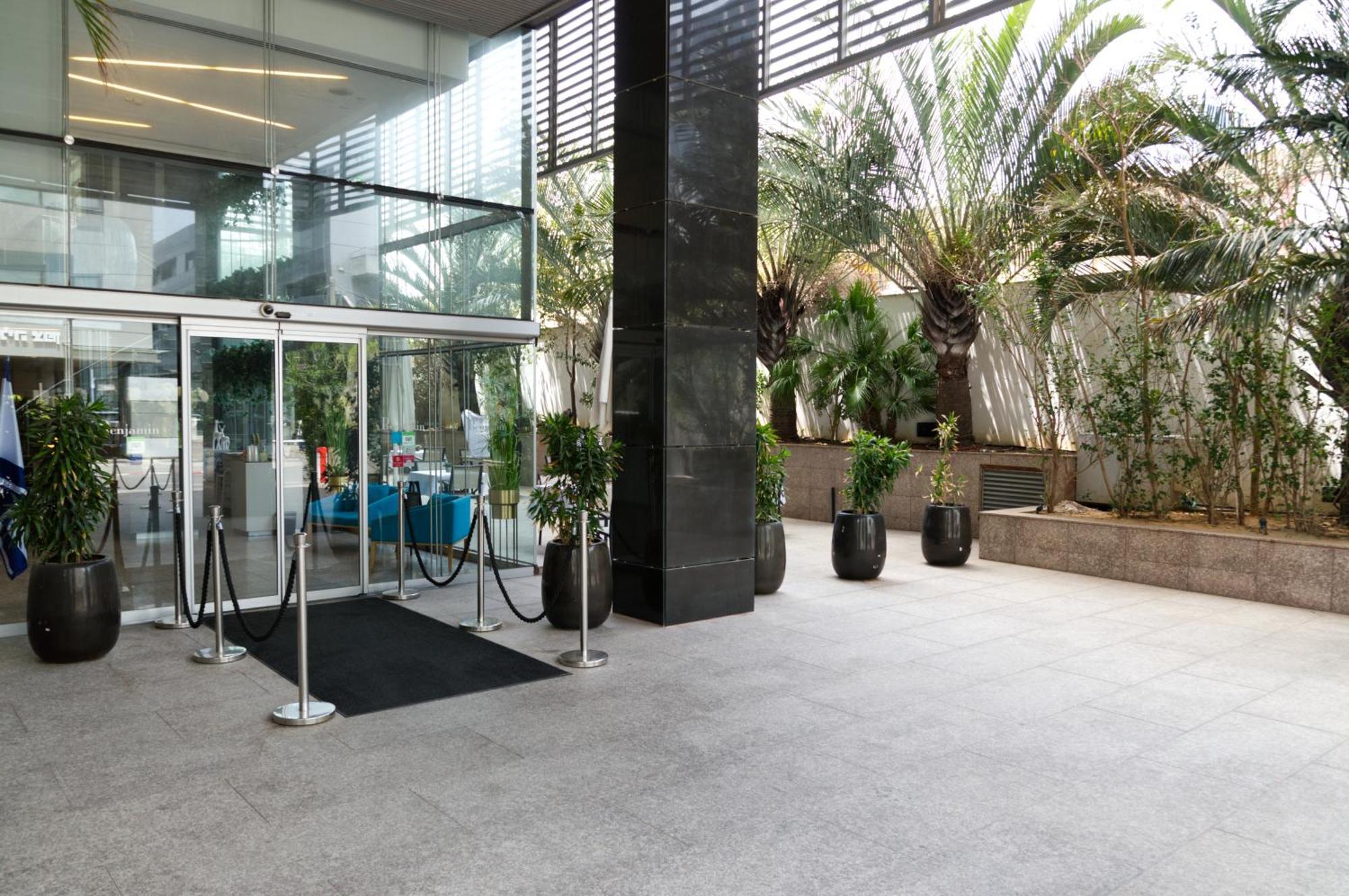 Benjamin Business Hotel Herzelia Exterior foto